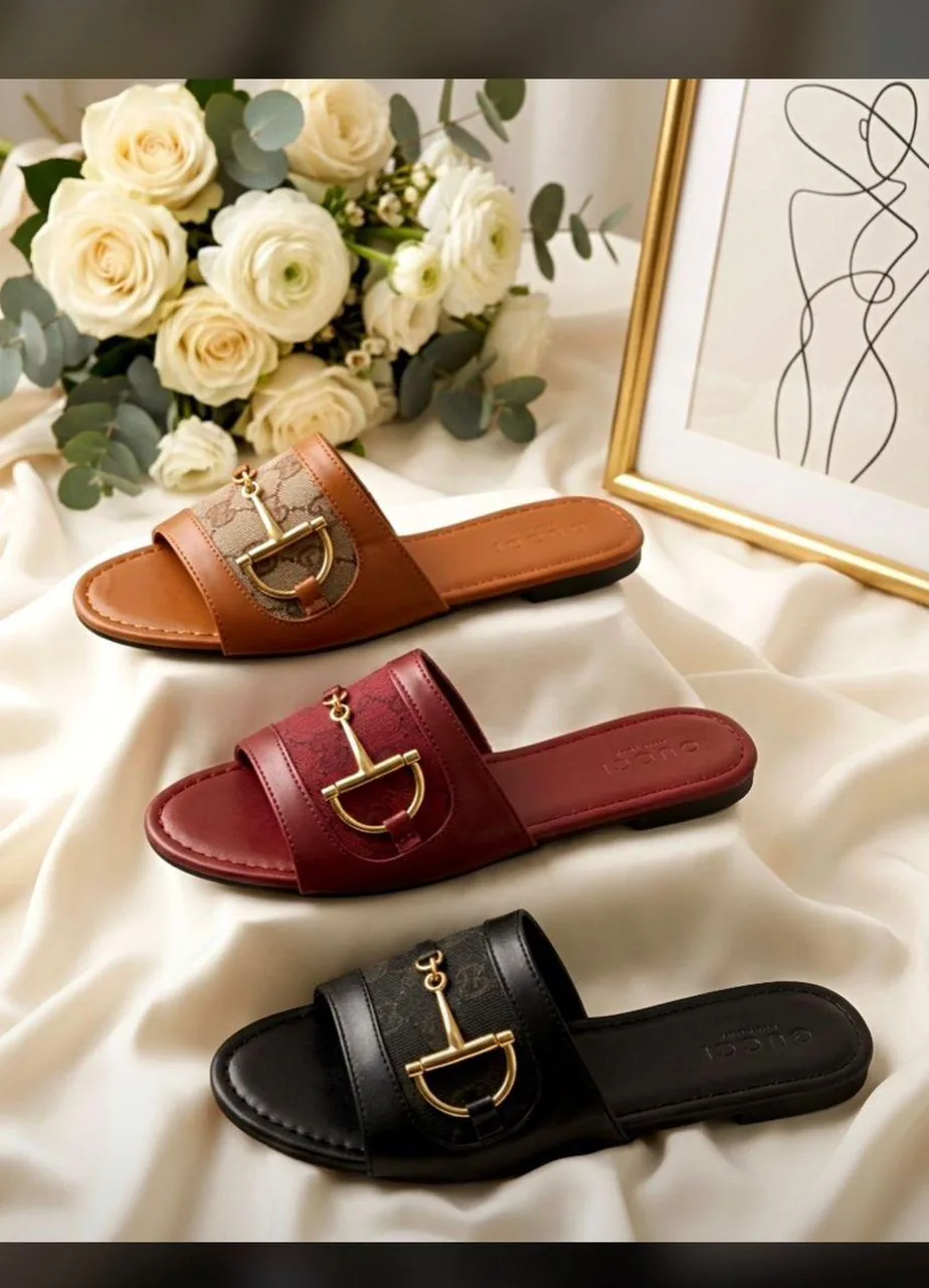 Ladies flat slippers