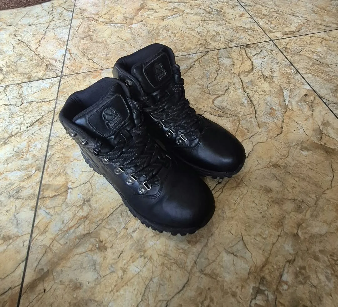 Title: Strong Black Gelert Boots – Durable, Stylish & Multipurpose