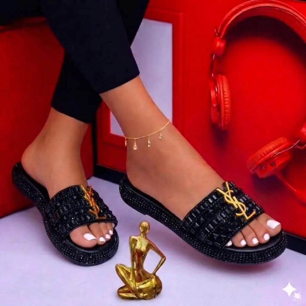 Ladies trending slippers